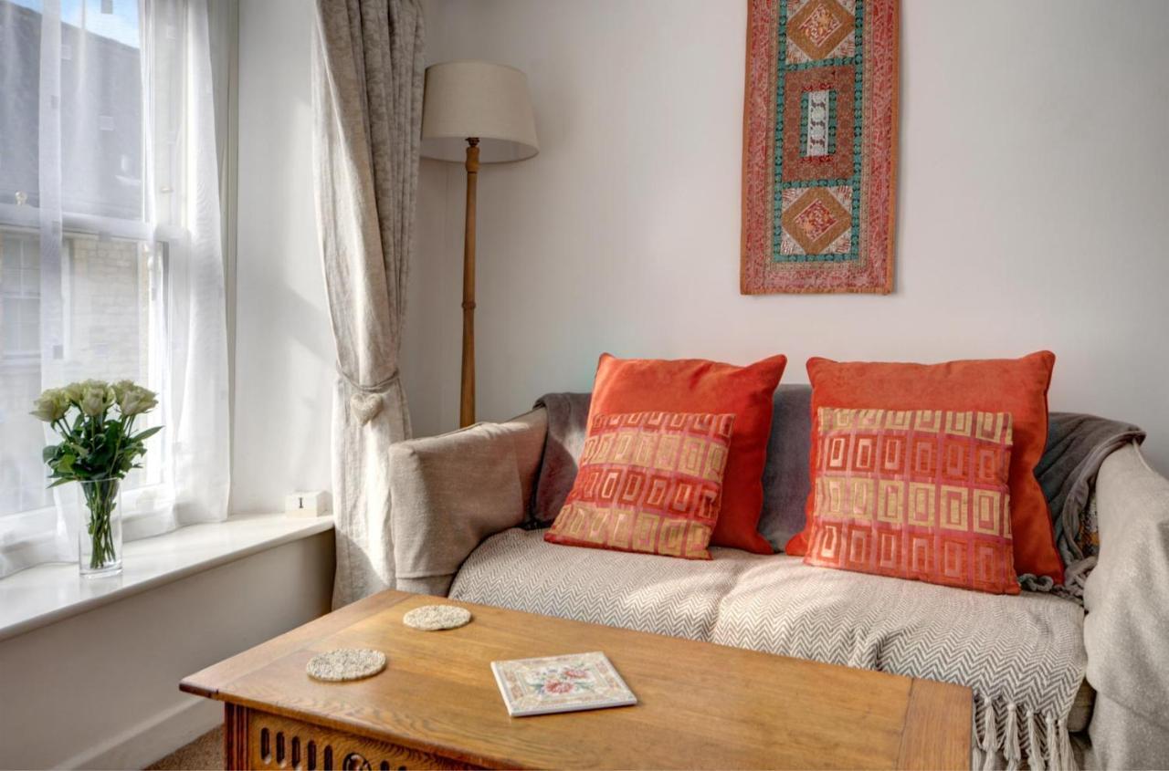 Katrinas Apartment By Treetop Property Cirencester Ngoại thất bức ảnh