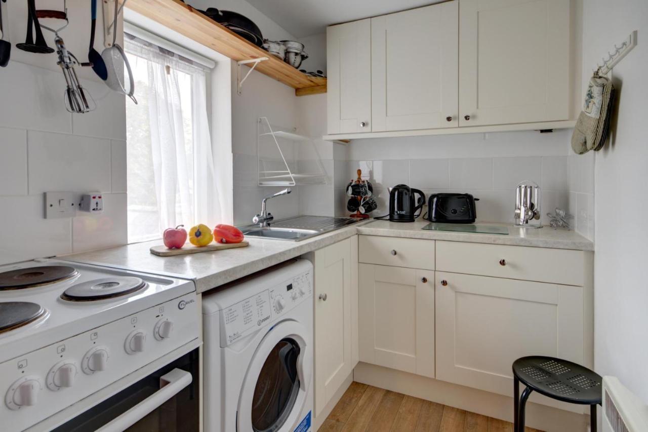 Katrinas Apartment By Treetop Property Cirencester Ngoại thất bức ảnh