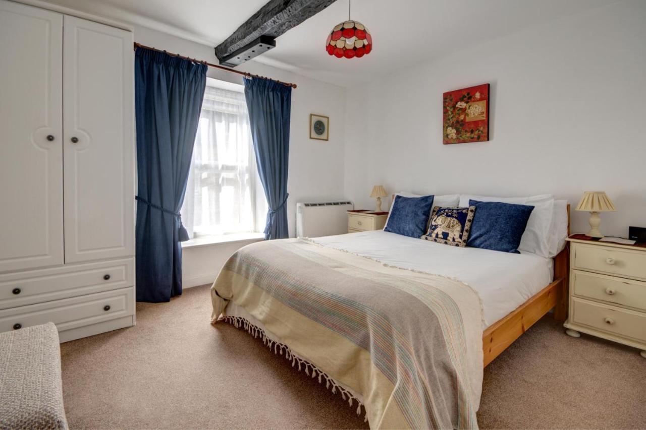 Katrinas Apartment By Treetop Property Cirencester Ngoại thất bức ảnh