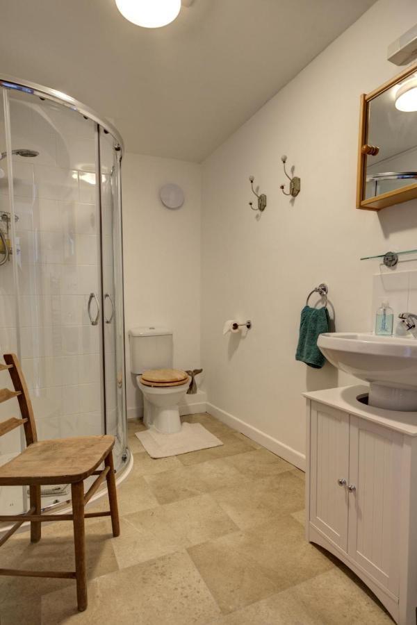 Katrinas Apartment By Treetop Property Cirencester Ngoại thất bức ảnh